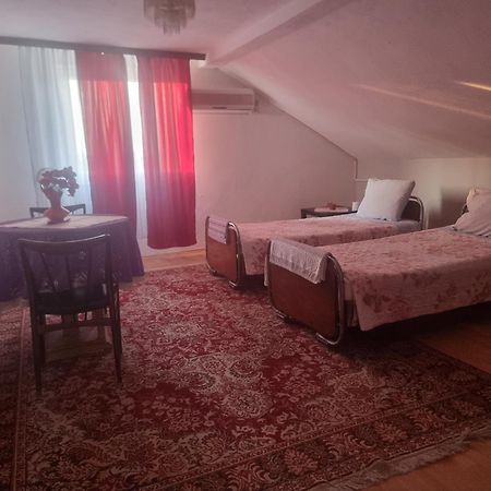 Guesthouse Sobi-Rooms Gradsko المظهر الخارجي الصورة